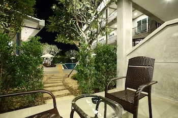 ZEN Rooms Takua Thung Road