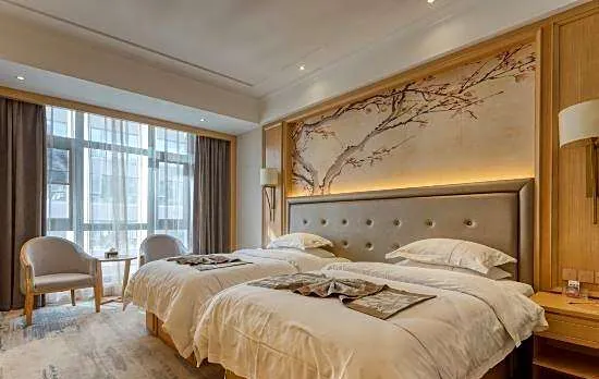 Ford Land Hotel