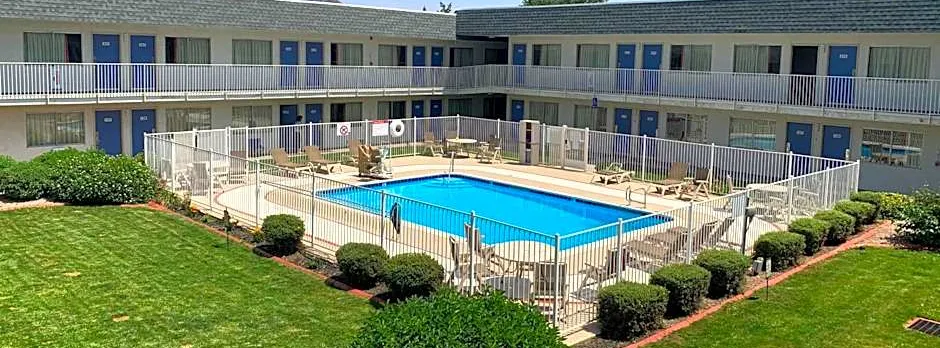 Motel 6-Flagstaff, AZ - Butler