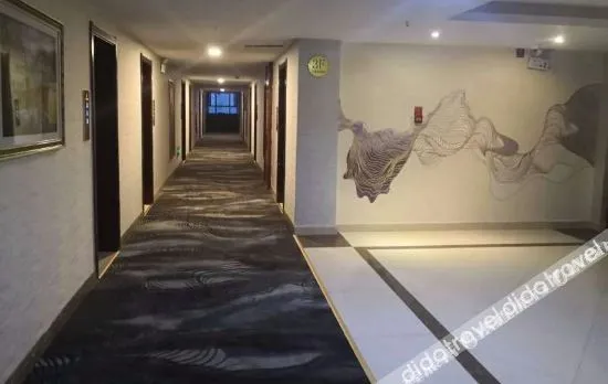 Super 8 Hotel (Hejing Swan Lake Road)