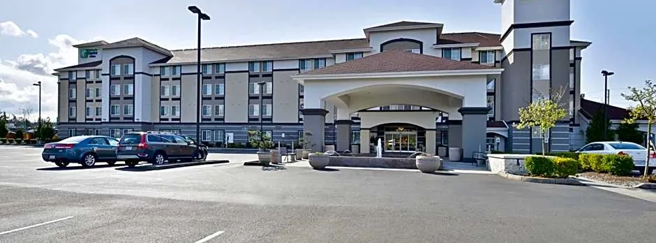 Holiday Inn Express & Suites Tacoma South - Lakewood by IHG