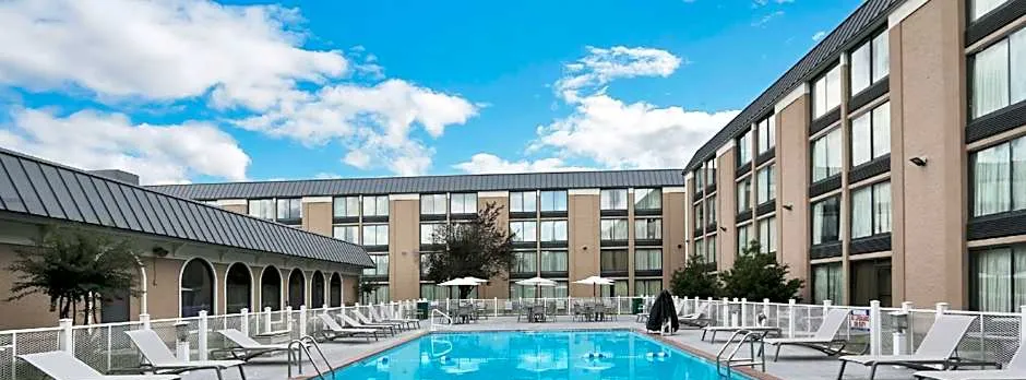 Travelodge by Wyndham Memphis