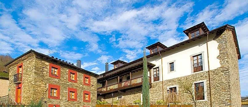 Hotel y apartamentos rurales L'Anceo