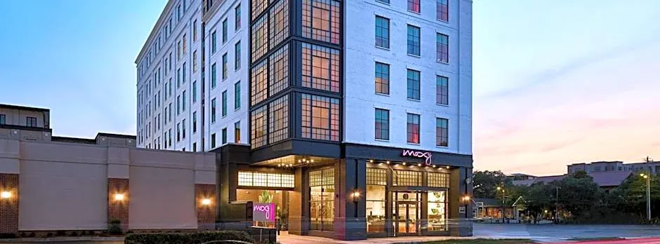 Moxy Charleston Downtown