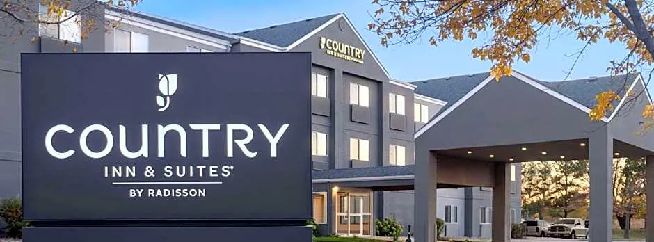 Country Inn & Suites by Radisson, Brookings, SD