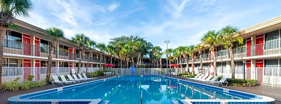 Ramada by Wyndham Kissimmee Gateway