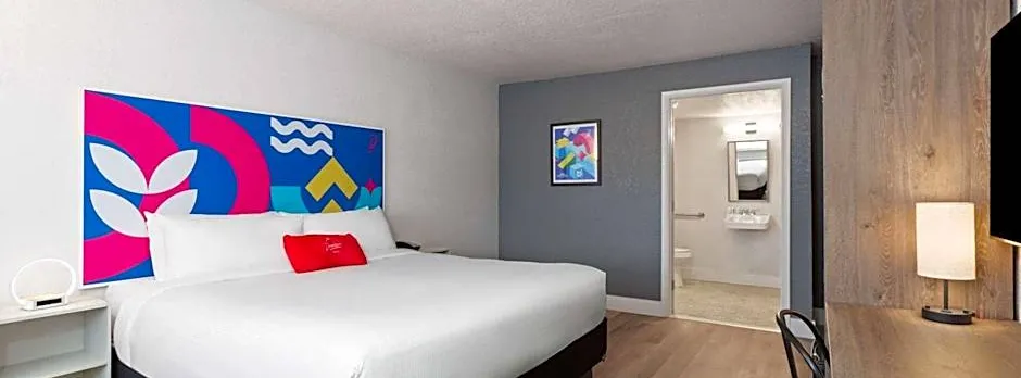 Howard Johnson by Wyndham Orlando Lake Buena Vista South