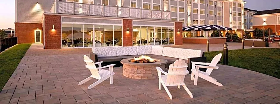 Wyndham Newport Hotel