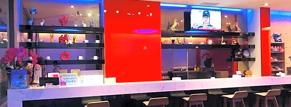 Travel Light Hotel