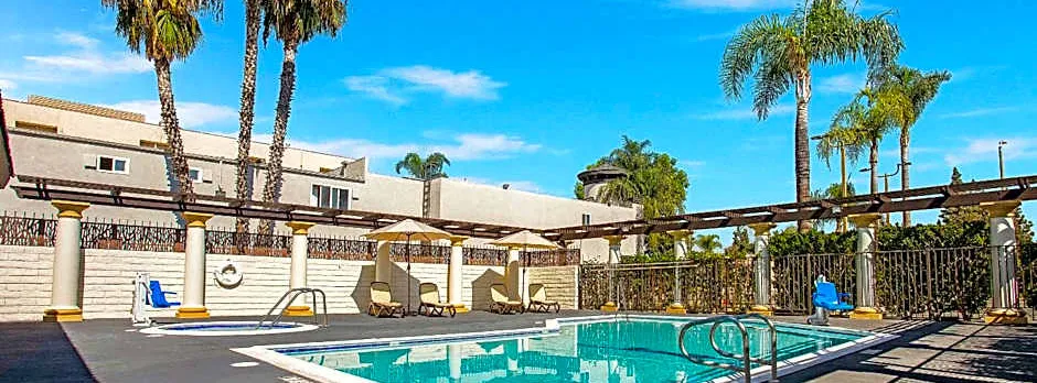 Stanford Inn & Suites Anaheim
