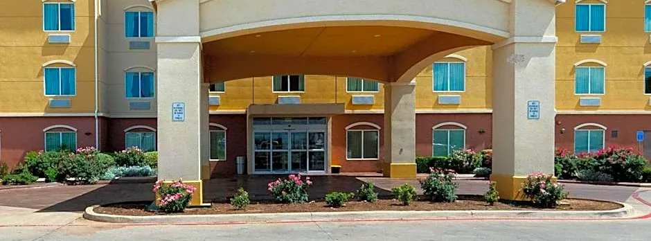 Comfort Suites University