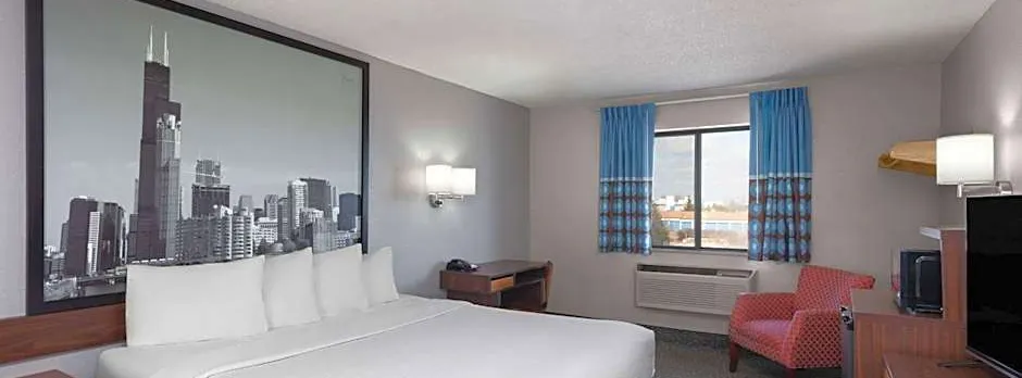 Super 8 by Wyndham Romeoville Bolingbrook