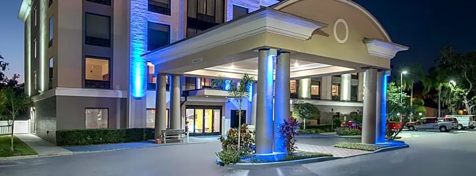 Holiday Inn Express Hotel & Suites Bartow By IHG