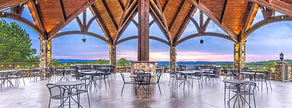 Aiden by Best Western Warm Springs Hotel and Event Center