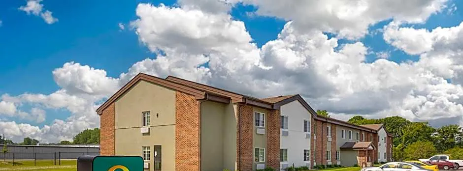 Quality Inn Chesterton near Indiana Dunes National Park I-94