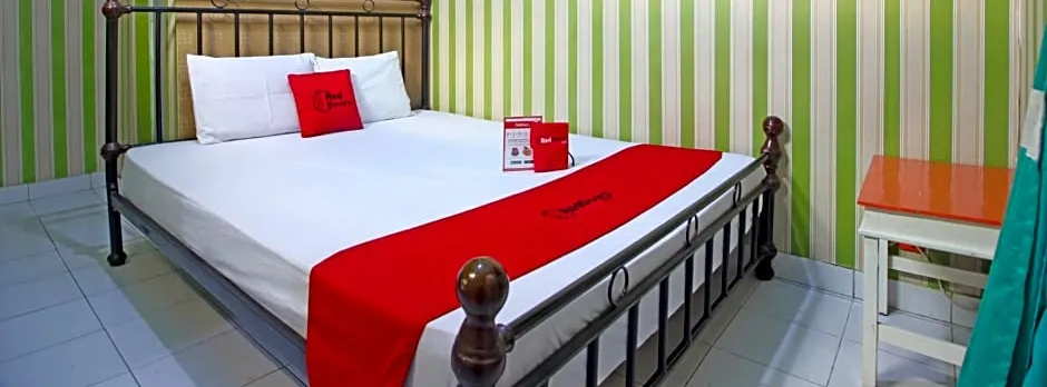 RedDoorz near Mall Ambarukmo Yogyakarta