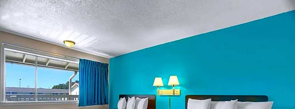 Motel 6 Fort Bragg, CA