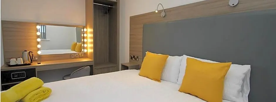 Guest Rooms @ 128
