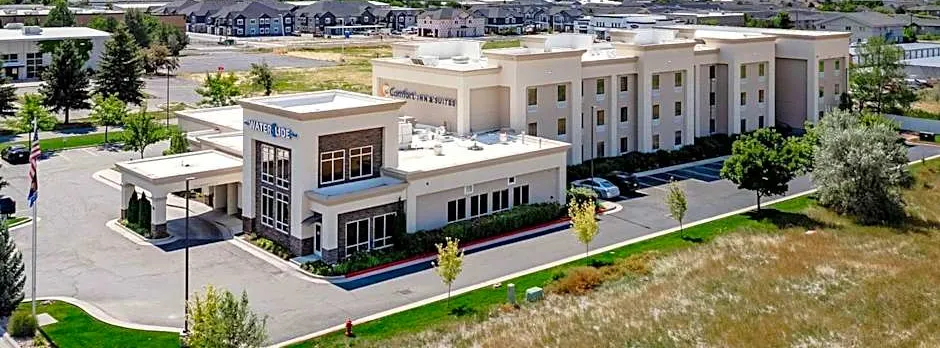 Comfort Inn & Suites Logan Near University