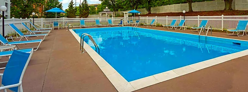 DoubleTree by Hilton Washington Meadow Lands Casino Area
