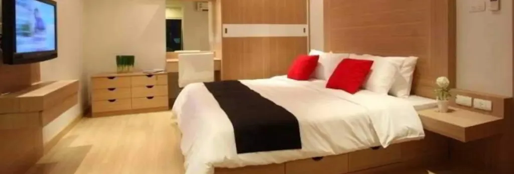 Thonglor Suites