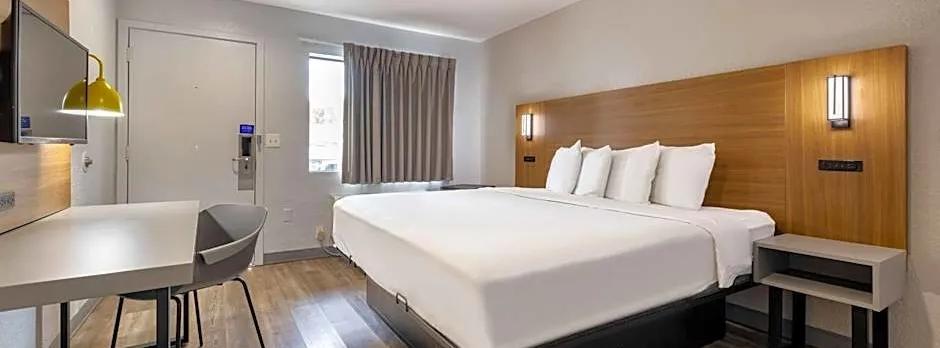 Motel 6-Santa Ana, CA