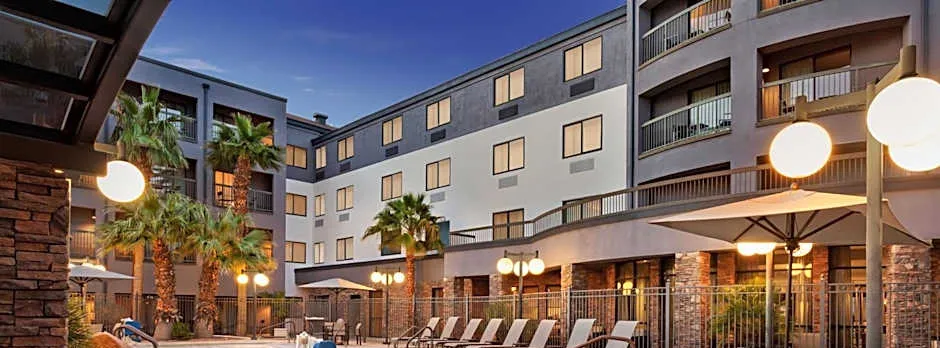 Courtyard By Marriott Las Vegas Stadium Area