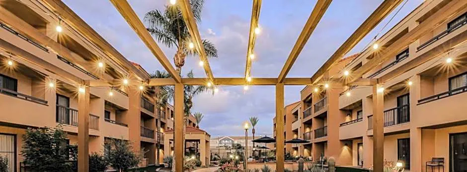 Courtyard by Marriott Tucson Airport