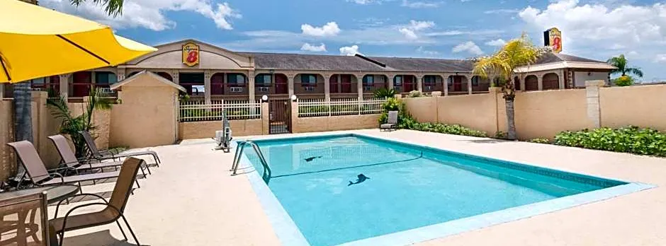 Super 8 by Wyndham Kingsville