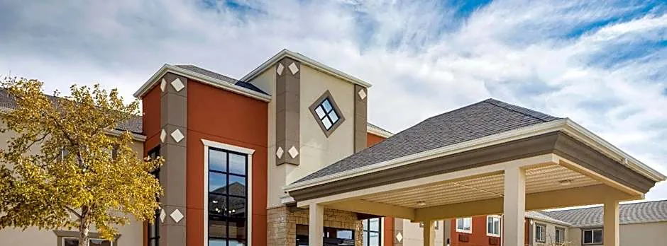 Howard Johnson Hotel & Suites by Wyndham Oacoma