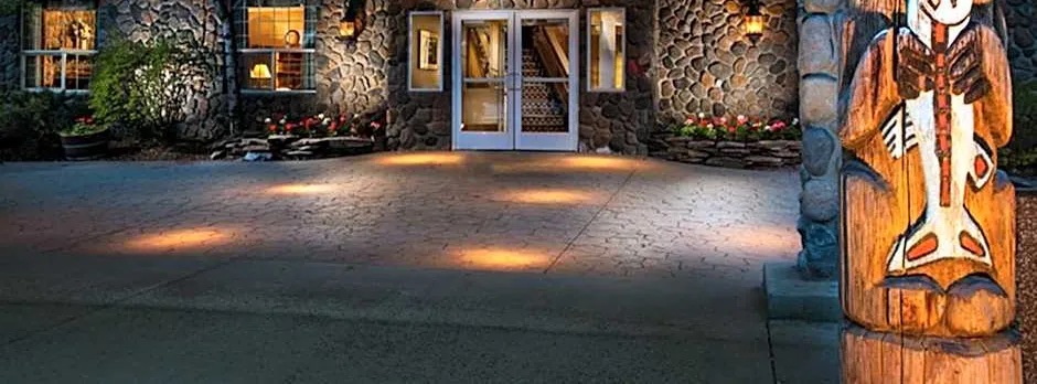 Coast Inn at Lake Hood