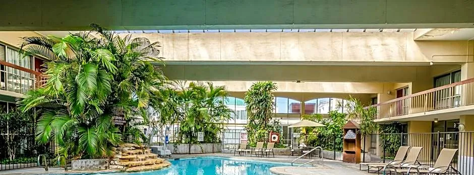 Red Roof Inn PLUS+ Wichita East