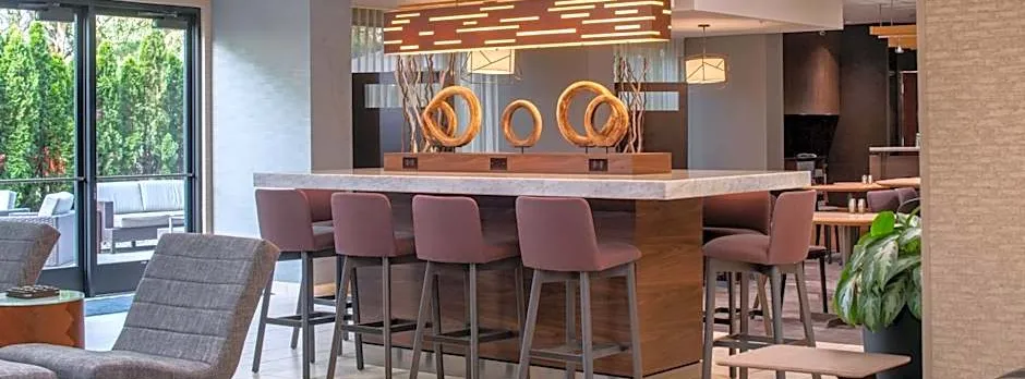 Courtyard by Marriott Portland Airport