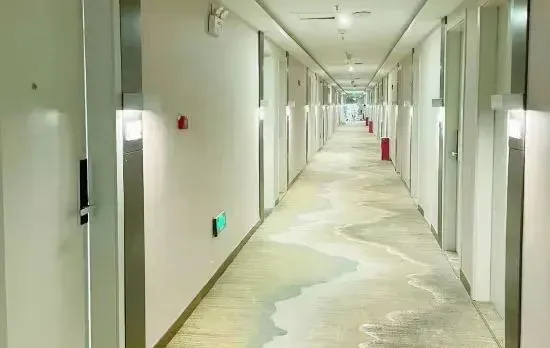 AT YOUNG HOTEL (Beijing Shahe Subway Station Beihang University)
