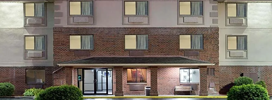 Super 8 by Wyndham Morgantown