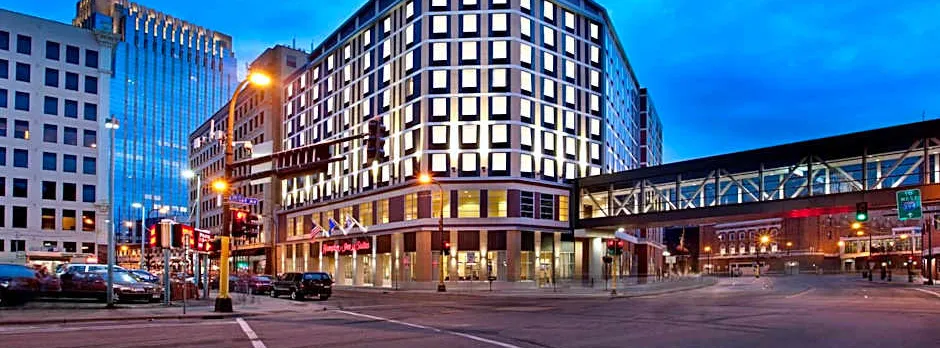 Hampton Inn & Suites Minneapolis/Downtown