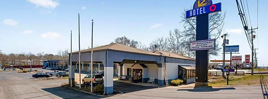 Hotel O Columbia Downtown near I-65