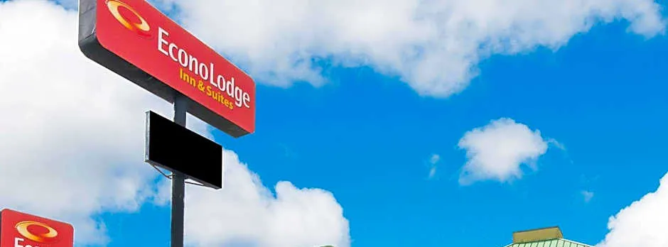 Econo Lodge Inn & Suites Gulfport Airport