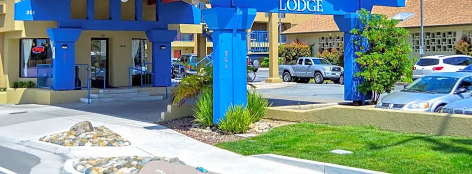 Ocean Pacific Lodge