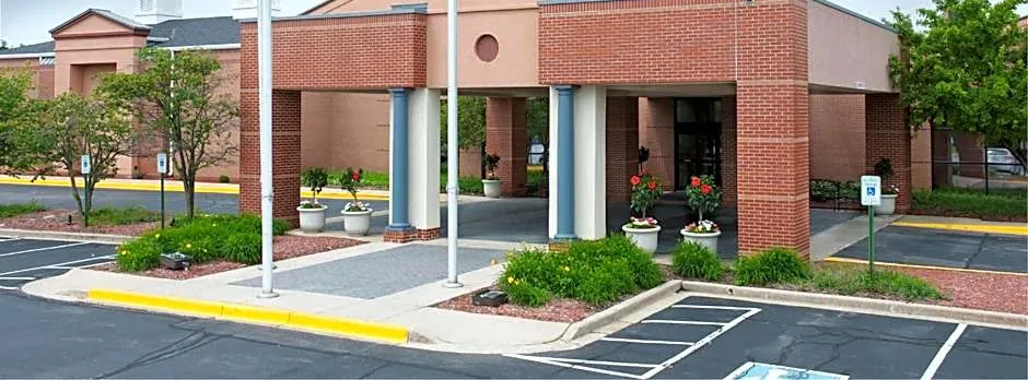DoubleTree By Hilton Milwaukee Brookfield