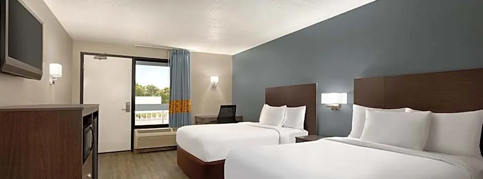 Baymont by Wyndham Wilmington