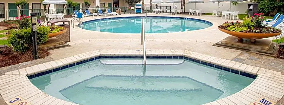 Econo Lodge Inn & Suites Foley-North Gulf Shores