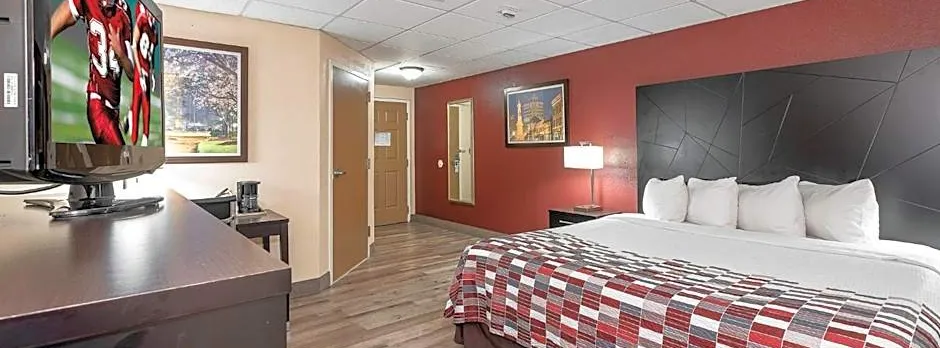 Red Roof Inn & Suites Macon