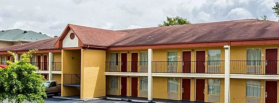 Econo Lodge Coliseum
