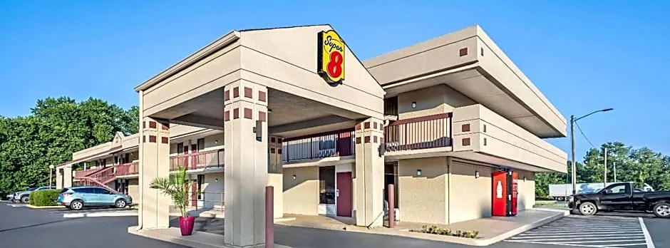 Super 8 by Wyndham Commerce
