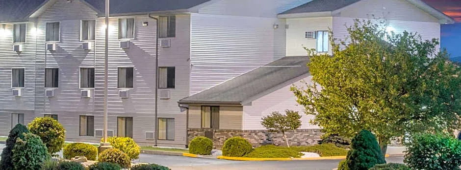 Super 8 by Wyndham Altoona