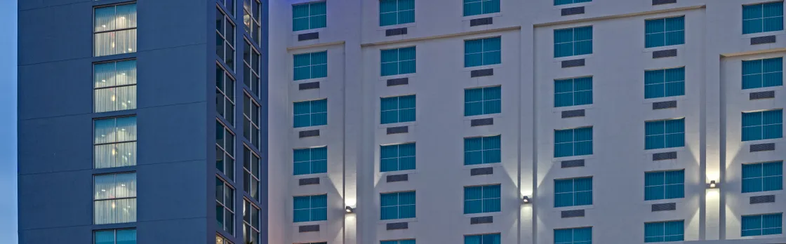 Crowne Plaza Arpt Cruise