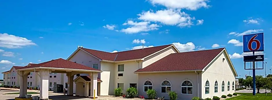 Motel 6 Omaha, NE - IAT West