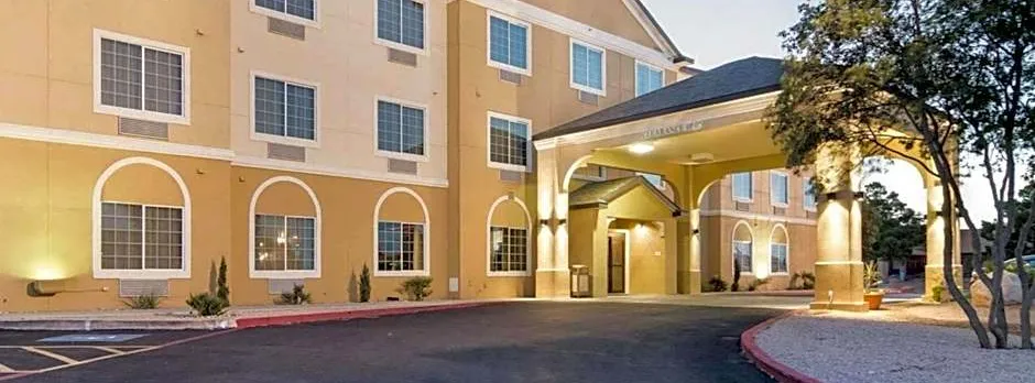 Comfort Suites Odessa near University