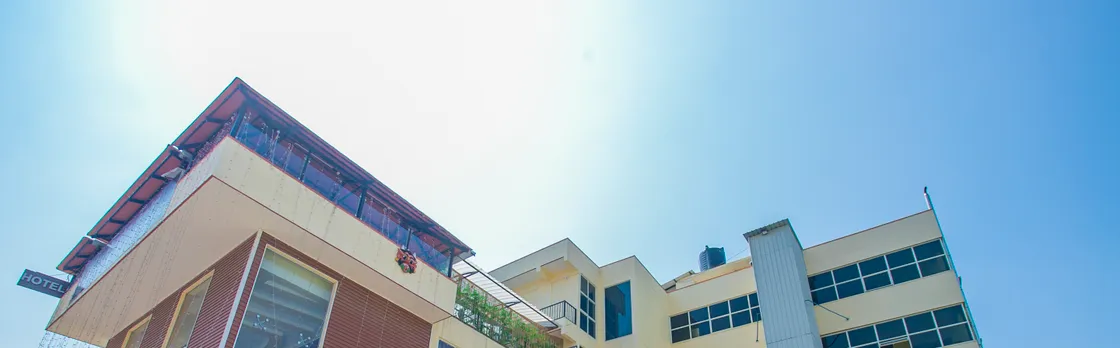 OYO 22837 Chairmen's Hotel